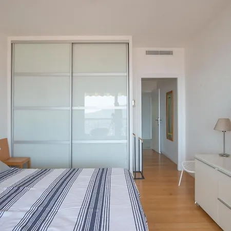 3 Pièces Vue Et Piscine Quartier Parc Impérial Apartamento