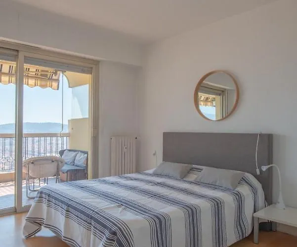 3 Pièces Vue Et Piscine Quartier Parc Impérial Appartement *